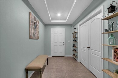 Huge FOYER with TRAY CEILINGS!