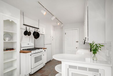 012__R 193 Chatham Road 036-