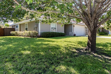 5236 Acre Estates Dr, Jacksonville, FL 32210 - photo 2