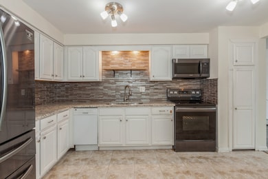 1220 S Lorraine Rd unit 3, Wheaton, IL 60189 - photo 7