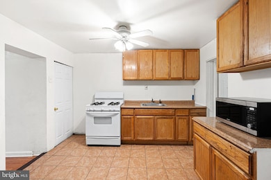 3427 W 3rd St, Marcus Hook, PA 19061 - photo 5