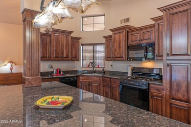 3166 N-009-017-Kitchen 3-MLS_Size