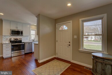 100 E Main St, Leola, PA 17540 - photo 3