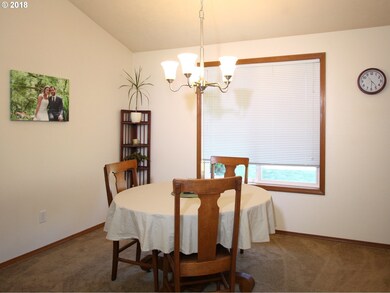 2253 Riviera Ct, Hubbard, OR 97032 - photo 5