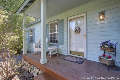 Front porch/ Entry