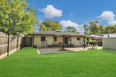 904 Woodland Dr, Wheeling, IL 60090 - photo 4