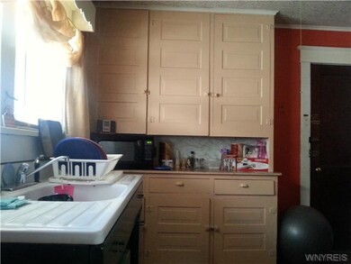 Kitchen Kitchen in the upper unit