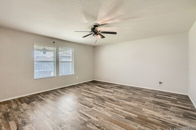 10130 Round Ridge, San Antonio, TX 78254 - photo 3