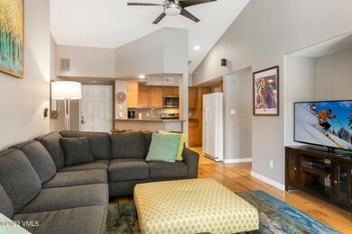 55 River Pines Ct-006-010-Living Room-ML