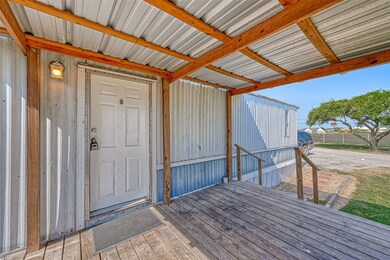 321 Wheeler Dr unit TRLR 19, Alvin, TX 77511 - photo 7