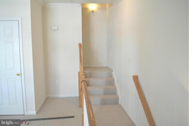 13059 Marcey Creek Rd, Herndon, VA 20171 - photo 5