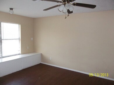 910 Dartmouth St, San Marcos, TX 78666 - photo 5