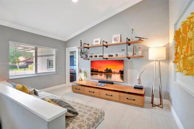 2881 Hidden Hollow Ln, Davie, FL 33328 - photo 3