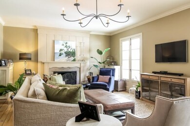 011-Living_Room-1418452-mls