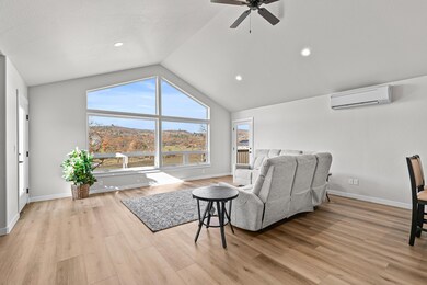 403 N Deanjou Ave, Eagle Point, OR 97524 - photo 6