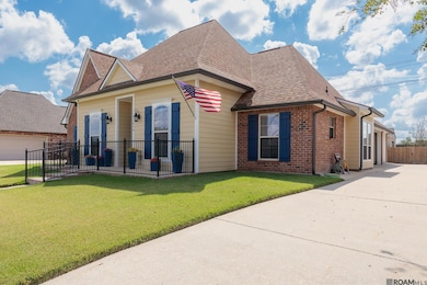 2034 Pointe South Dr, Zachary, LA 70791 - photo 2