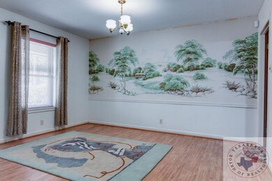 333 W Greenfield Dr, Wake Village, TX 75501 - photo 5