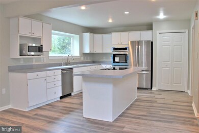 260 Poplar Ln, Mount Wolf, PA 17347 - photo 3