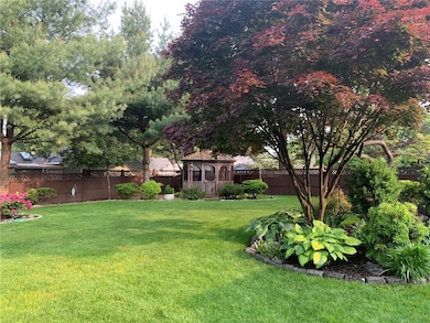 73 Custer St, Warwick, RI 02889 - photo 4