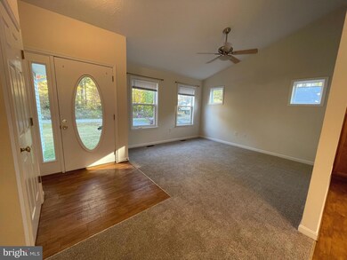 71 Stratford Dr, Colonial Beach, VA 22443 - photo 4