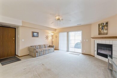 4533 1st Ave SW unit 1, Cedar Rapids, IA 52405 - photo 3