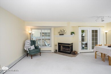 06-Living Room_IMG_2572-Edit