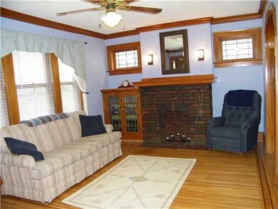 Living Room The living room has beautiful hardwood