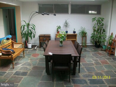 6604 Karlson Ct, Hyattsville, MD 20783 - photo 5