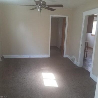 1360 Penhurst Rd, Cleveland, OH 44110 - photo 4