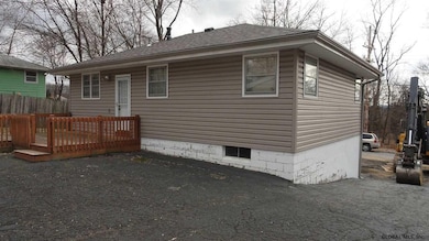 24 Acorn Ave, Rensselaer, NY 12144 - photo 5