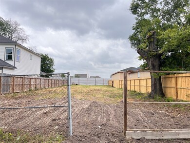 8120 Willow St, Houston, TX 77088 - photo 2