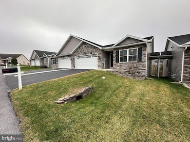 707 Shook Ct W, Greencastle, PA 17225 - photo 4