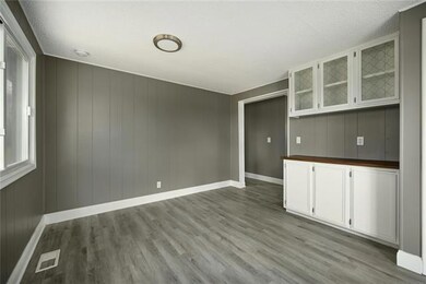 331 N Prairie Ln, Raymore, MO 64083 - photo 3