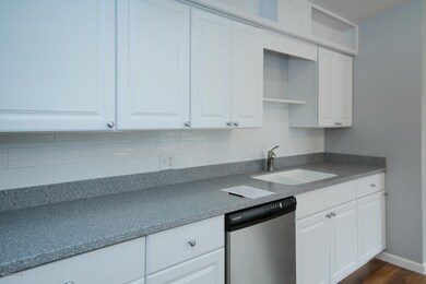 890 Riverview-107