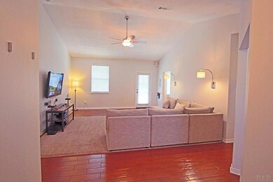 3420 Holt Cir, Pensacola, FL 32526 - photo 5