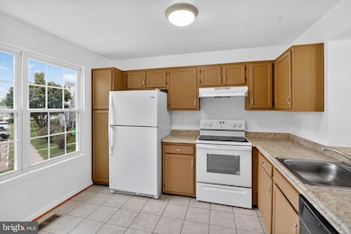 14949 Enterprise Ln, Woodbridge, VA 22191 - photo 2