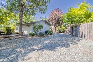 1107 SW Erica Dr, Grants Pass, OR 97526 - photo 5