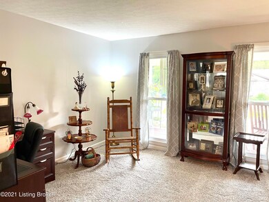 6915 Beard Ct, Louisville, KY 40228 - photo 3