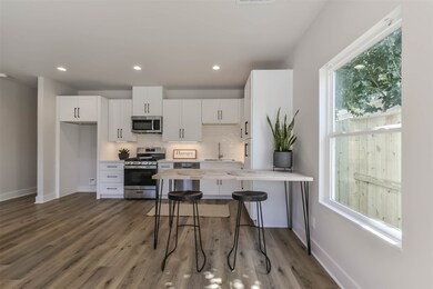 5118 Cochran St, Houston, TX 77009 - photo 2