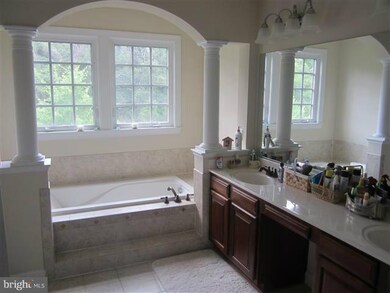 10845 General Kirkland Dr, Bristow, VA 20136 - photo 2