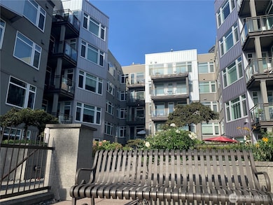 Waterfront Landings unit M342, Seattle, WA 98121 - photo 3