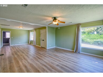 623 NW 7th St, Pendleton, OR 97801 - photo 5