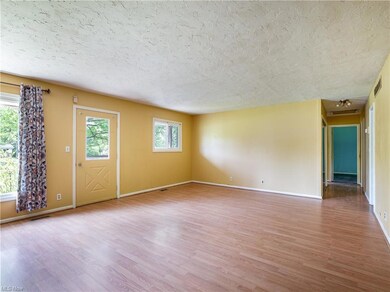 620 Robinhood Dr, Aurora, OH 44202 - photo 6