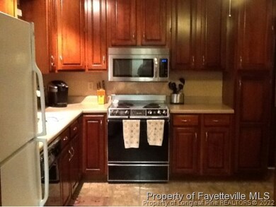 428 Northview Dr, Fayetteville, NC 28303 - photo 6