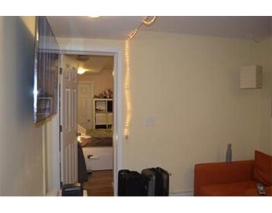 215 Reservoir Rd unit 1, Chestnut Hill, MA 02467 - photo 2
