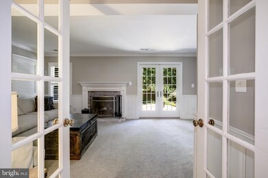 6872 Mclean Province Cir, Falls Church, VA 22043 - photo 7