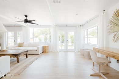 BIRGHT OPEN FLOOR PLAN