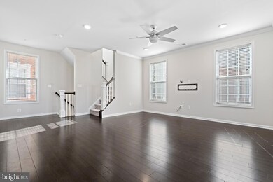 23266 Southdown Manor Terrace unit 114, Ashburn, VA 20148 - photo 5