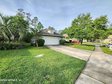 1481 Walnut Creek Dr, Fleming Island, FL 32003 - photo 2