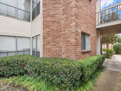 10179 Oakberry St, Houston, TX 77042 - photo 2